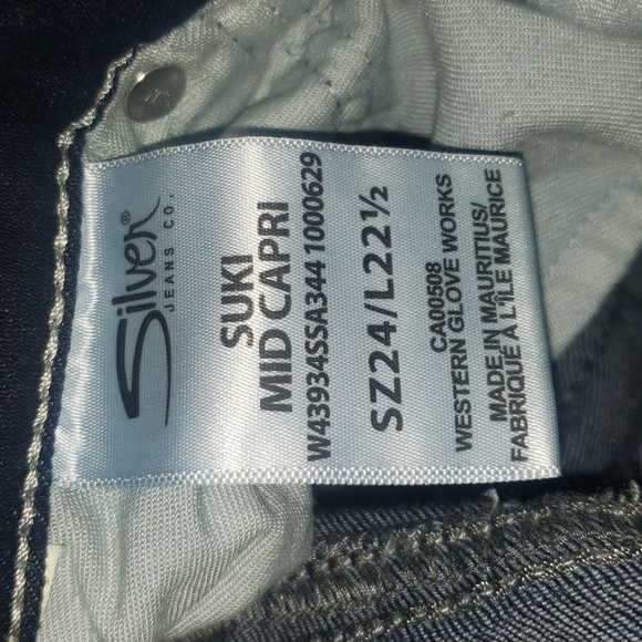 NEW!  Plus Size 24 Silver Jeans Suki Capri dark wash capris - Picture 7 of 9